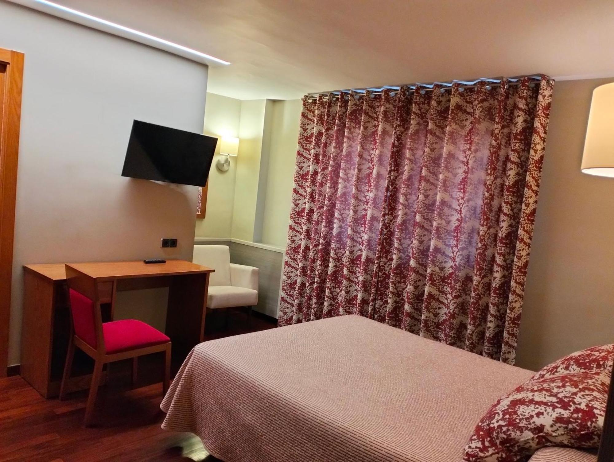 Hotel Aragueells Benasque Bagian luar foto