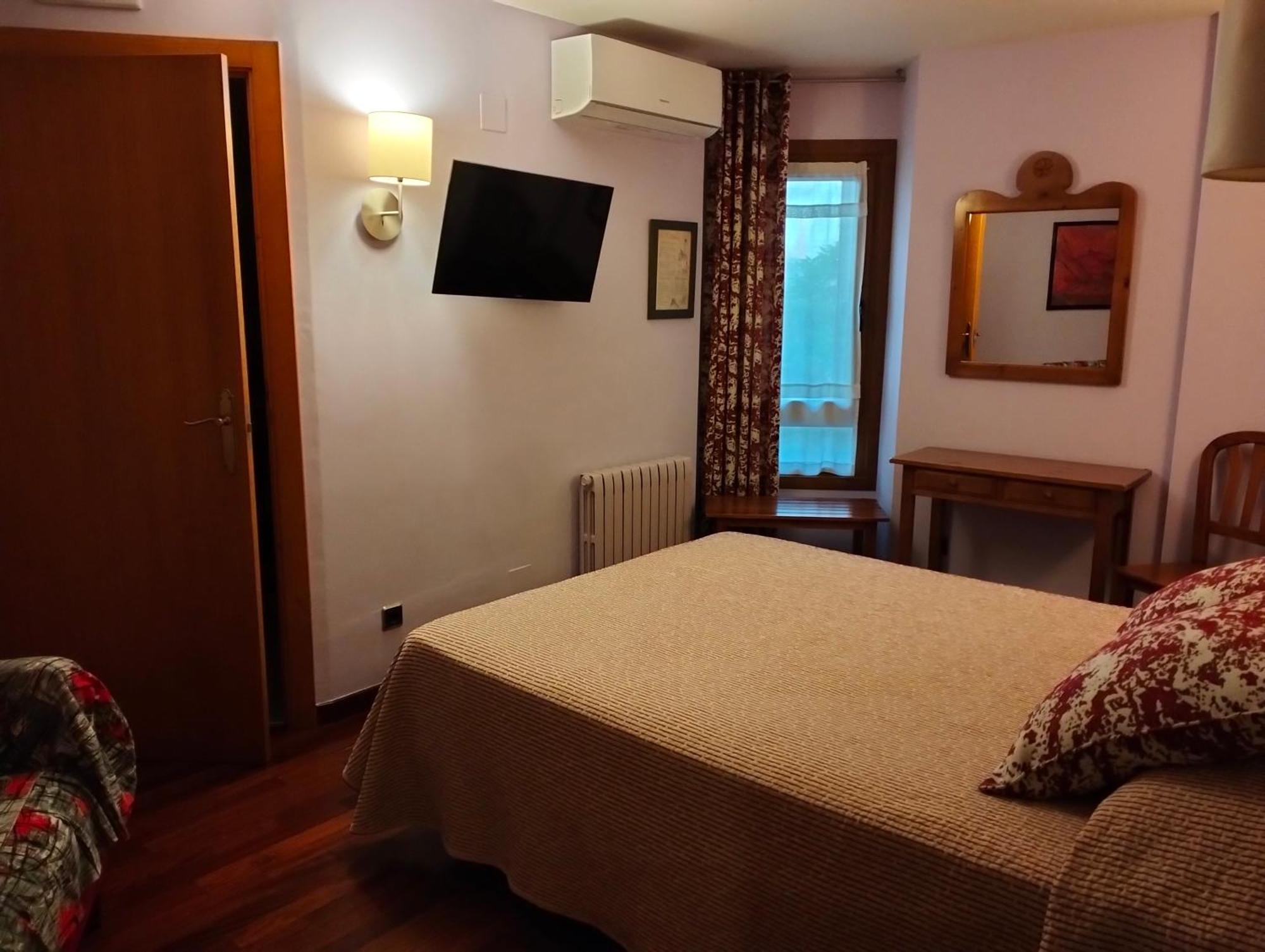 Hotel Aragueells Benasque Bagian luar foto