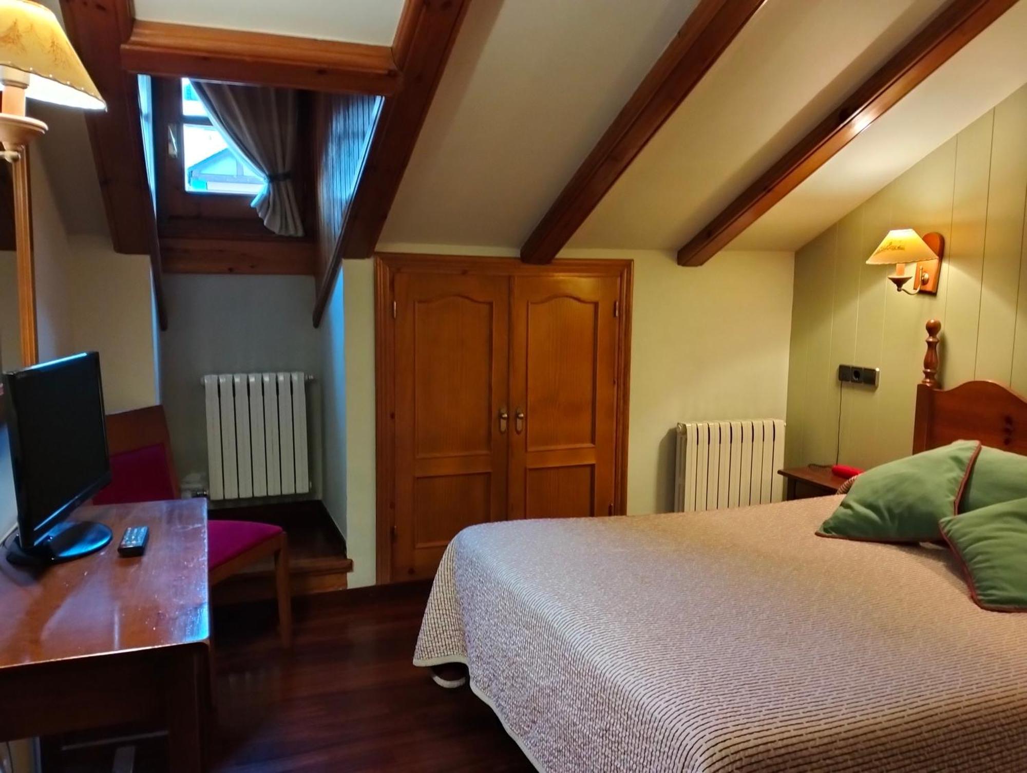 Hotel Aragueells Benasque Bagian luar foto