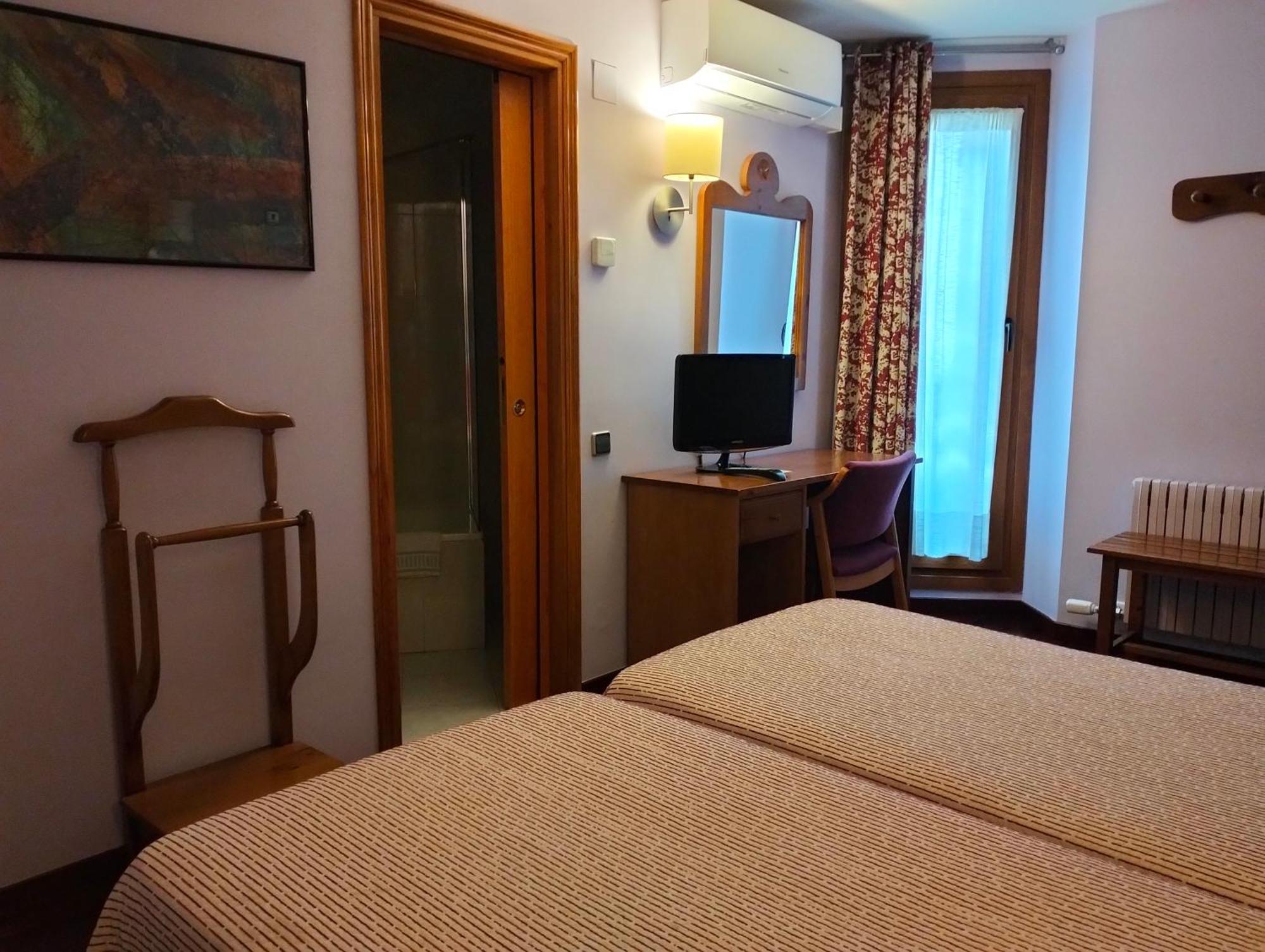 Hotel Aragueells Benasque Bagian luar foto
