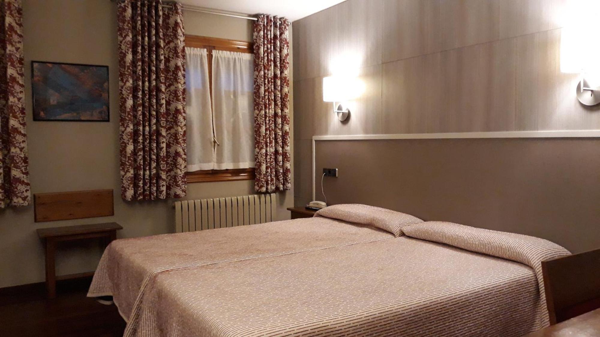Hotel Aragueells Benasque Bagian luar foto