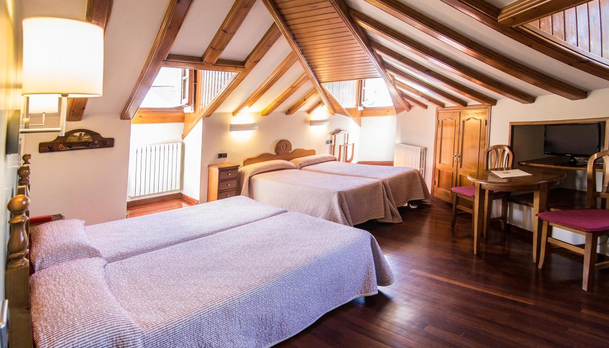 Hotel Aragueells Benasque Bagian luar foto