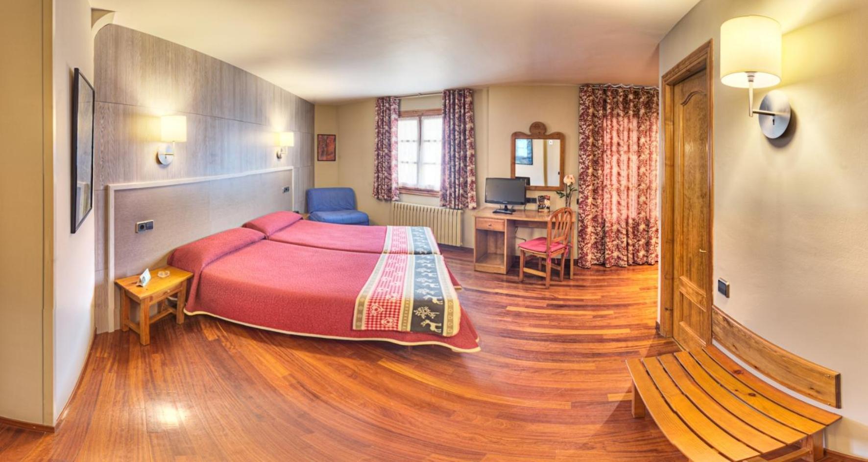 Hotel Aragueells Benasque Bagian luar foto