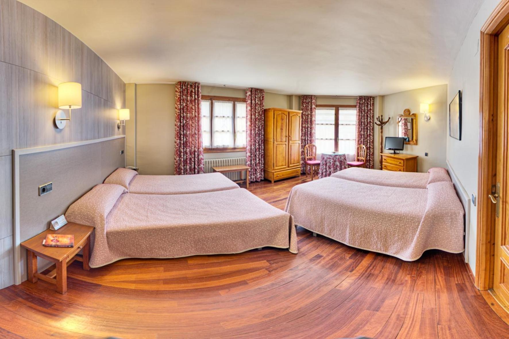 Hotel Aragueells Benasque Bagian luar foto