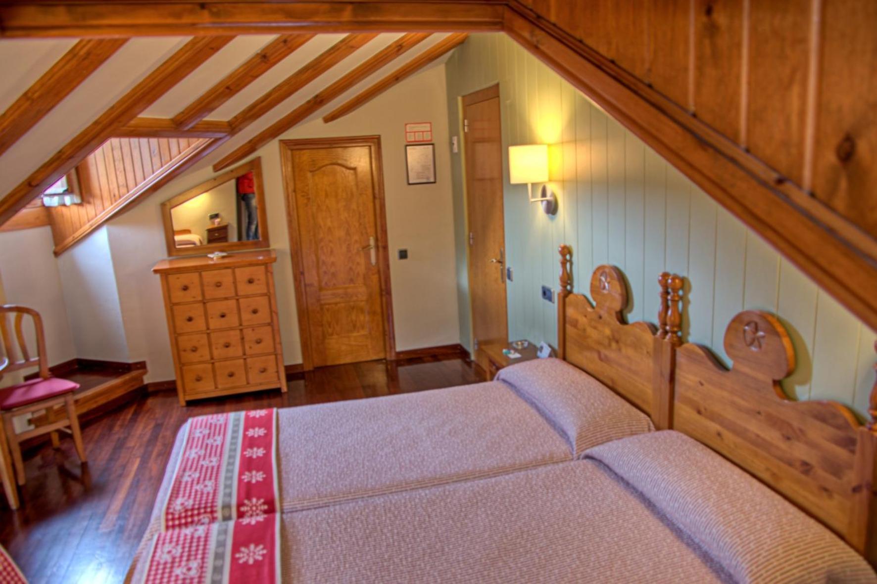 Hotel Aragueells Benasque Bagian luar foto