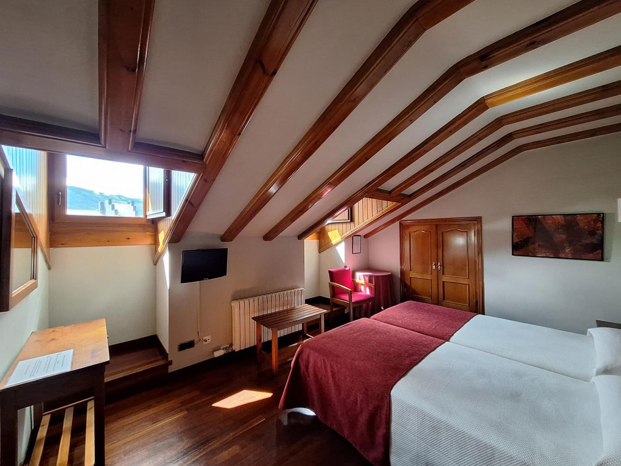 Hotel Aragueells Benasque Bagian luar foto