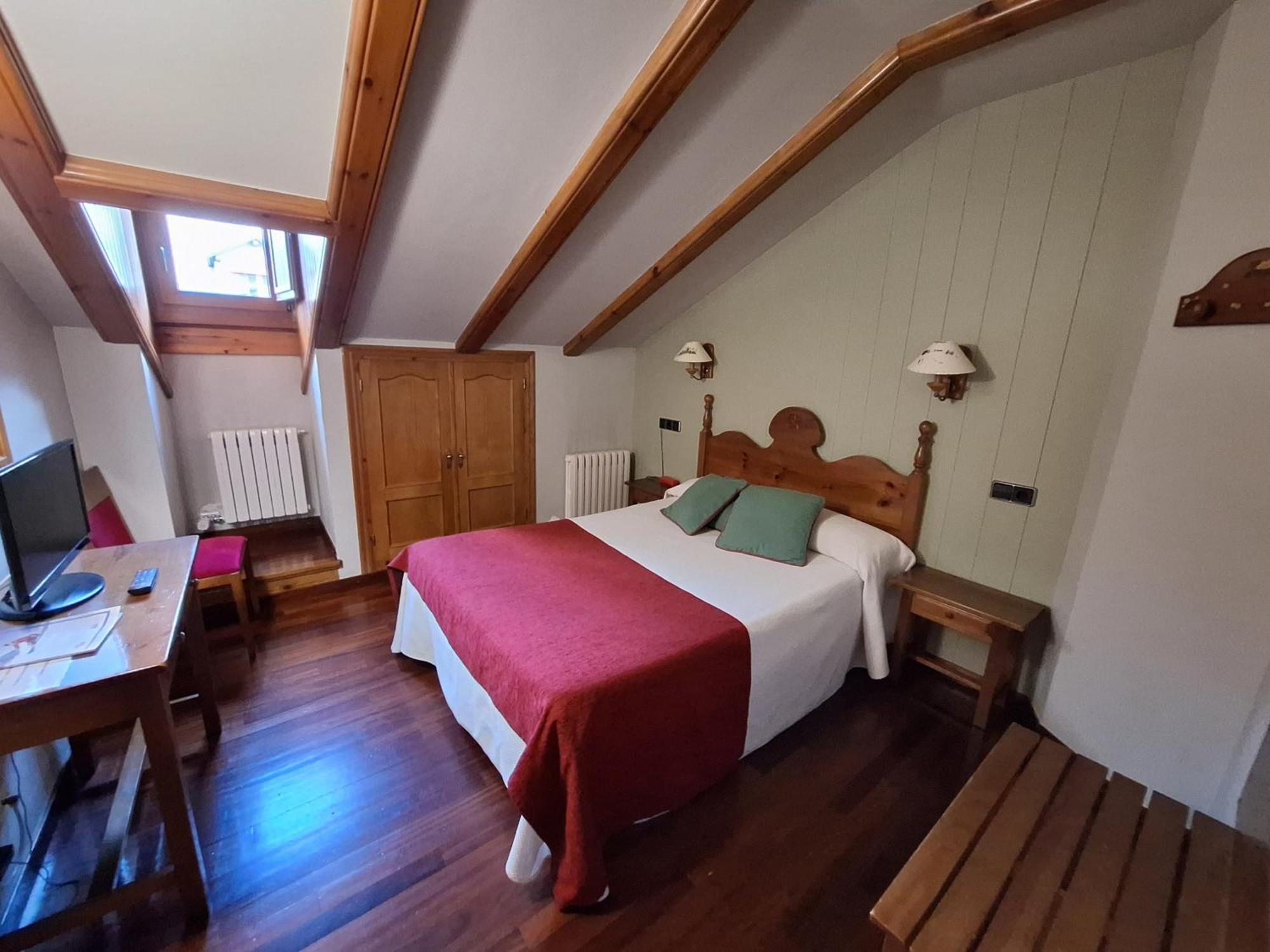 Hotel Aragueells Benasque Bagian luar foto