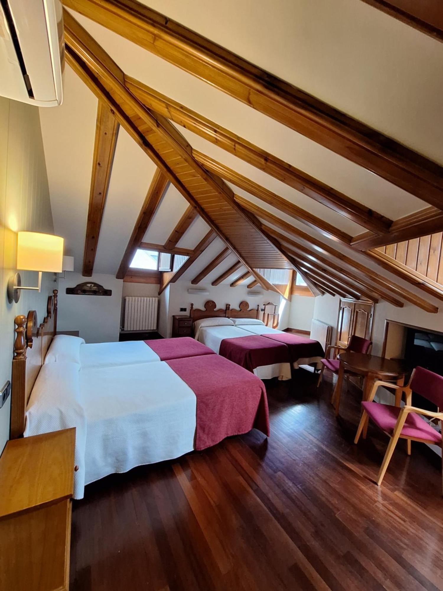 Hotel Aragueells Benasque Bagian luar foto