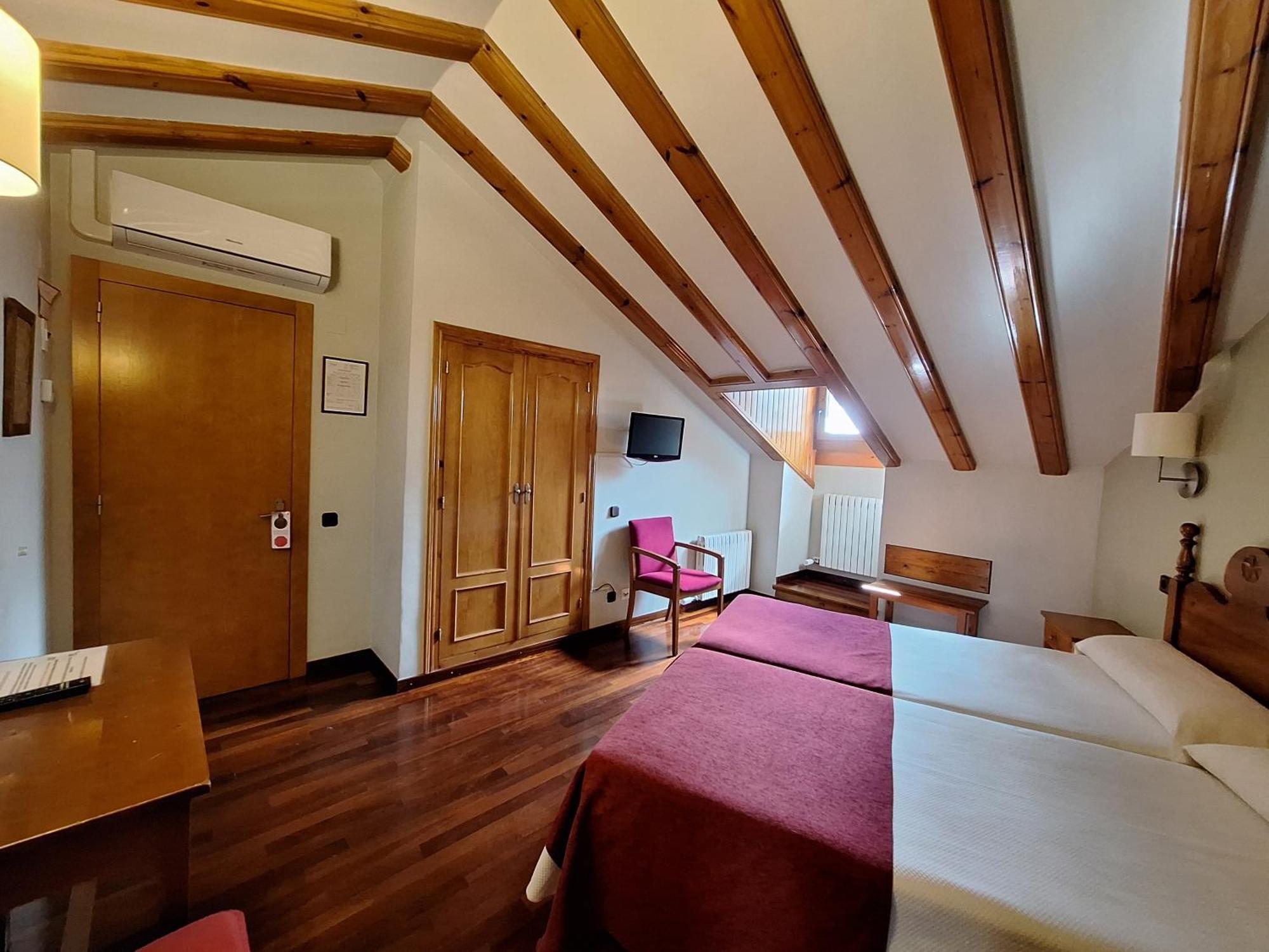 Hotel Aragueells Benasque Bagian luar foto