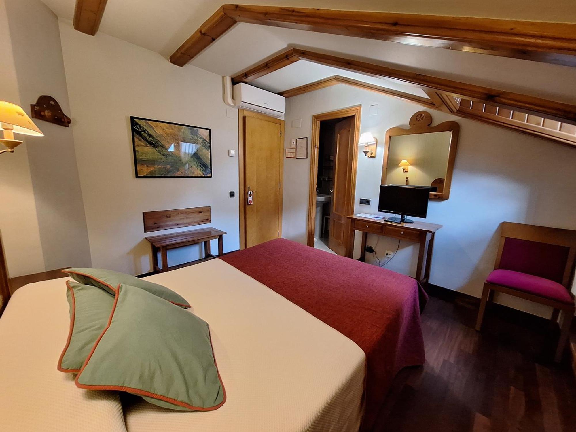 Hotel Aragueells Benasque Bagian luar foto