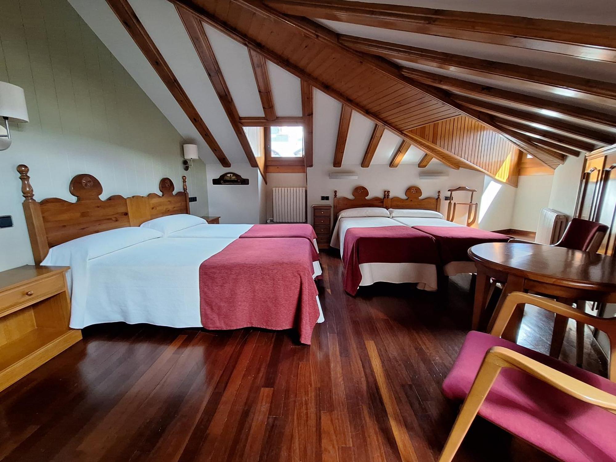 Hotel Aragueells Benasque Bagian luar foto