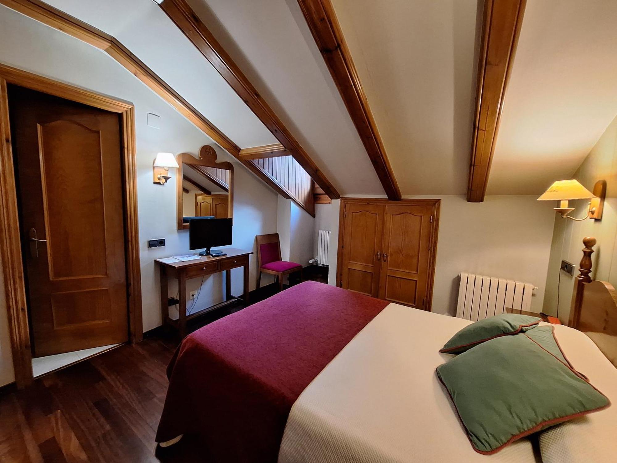 Hotel Aragueells Benasque Bagian luar foto