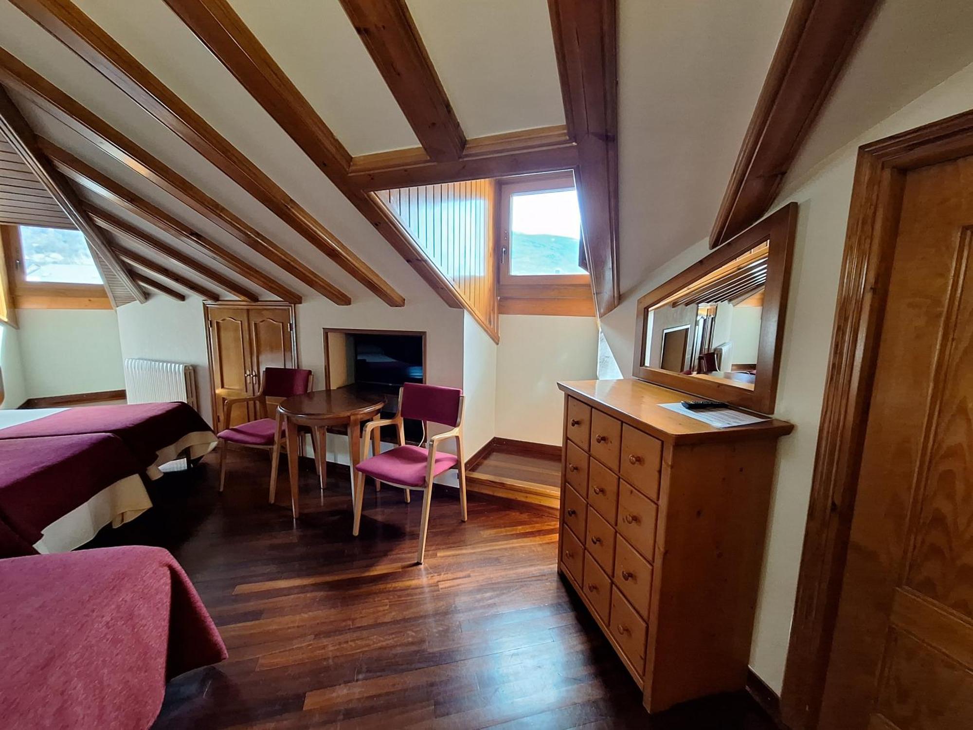 Hotel Aragueells Benasque Bagian luar foto