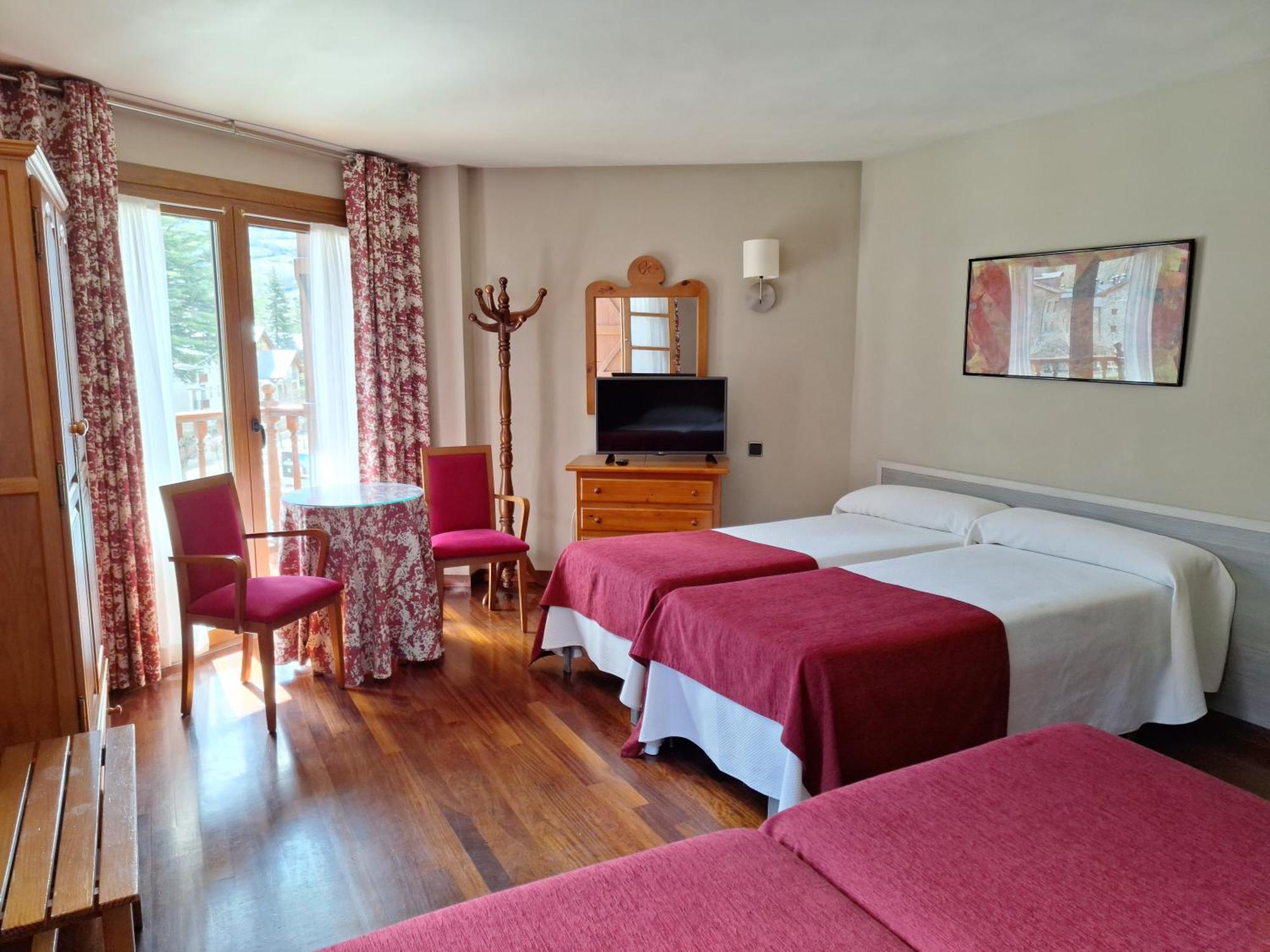 Hotel Aragueells Benasque Bagian luar foto