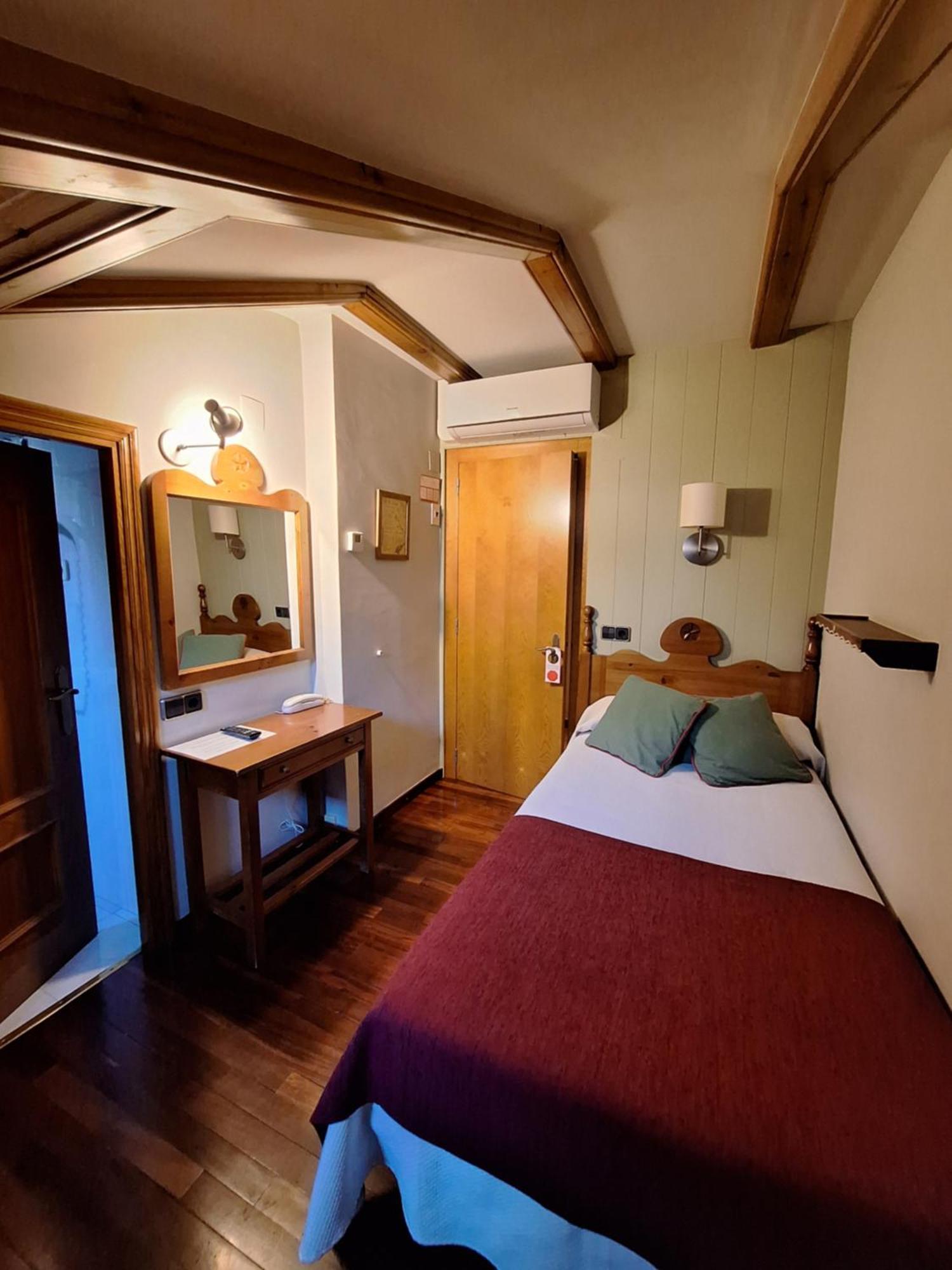 Hotel Aragueells Benasque Bagian luar foto