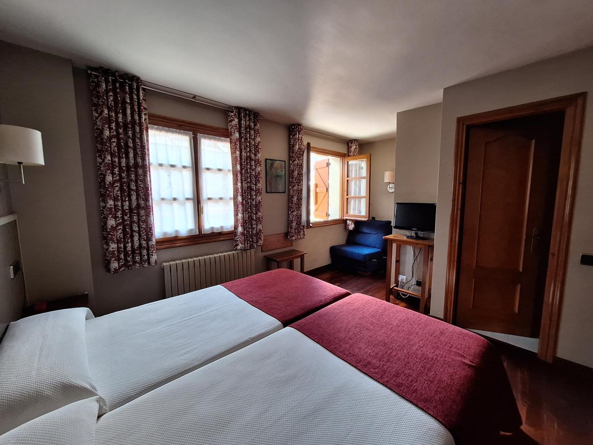 Hotel Aragueells Benasque Bagian luar foto
