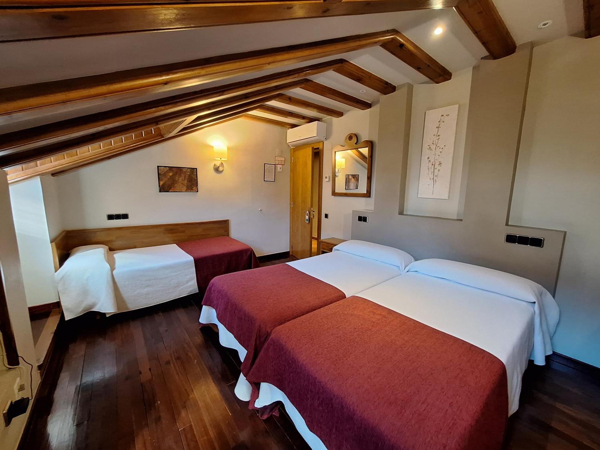 Hotel Aragueells Benasque Bagian luar foto